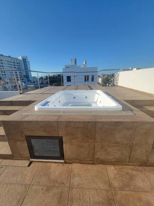 2Br-3Ba Condo Block From Beach W Rooftop Jacuzzi Mazatlan Bagian luar foto