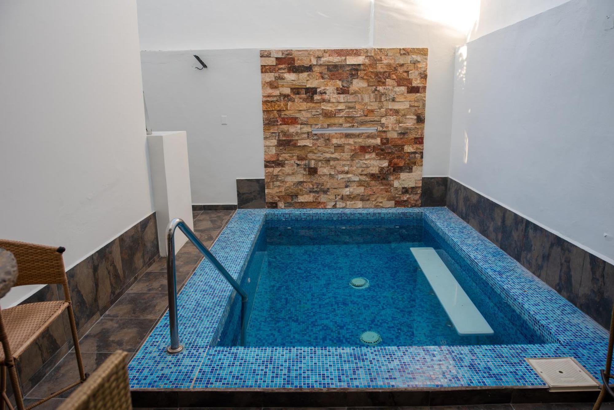 2Br-3Ba Condo Block From Beach W Rooftop Jacuzzi Mazatlan Bagian luar foto