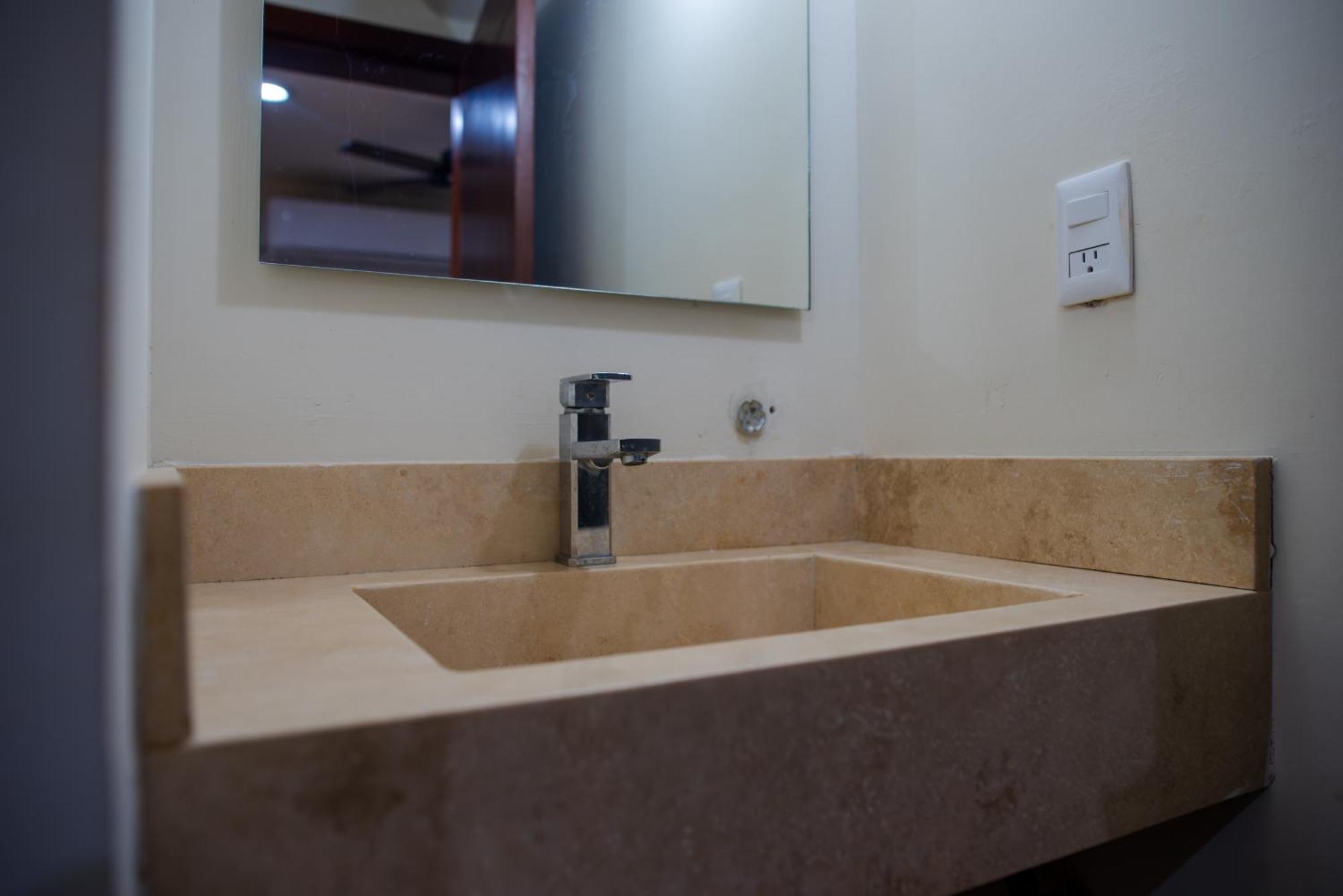 2Br-3Ba Condo Block From Beach W Rooftop Jacuzzi Mazatlan Bagian luar foto